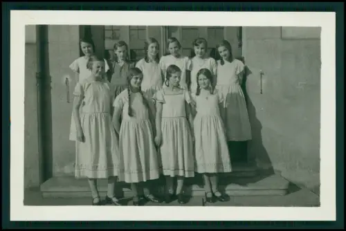 13x Foto- Mädchen Zöpfe zeigen Ausstellung von Handarbeiten - Mädchenschule 1938