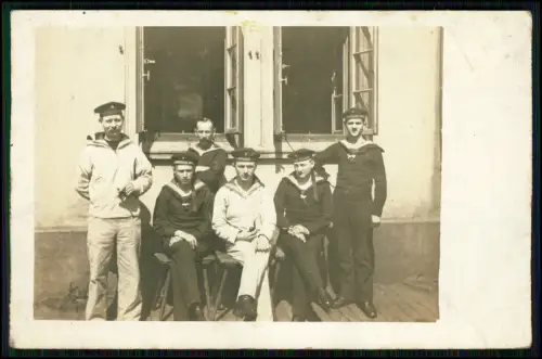 Foto AK 1.WK - Gruppe Matrosen der II. Seeflieger-Abteilung Wilhelmshaven 1917