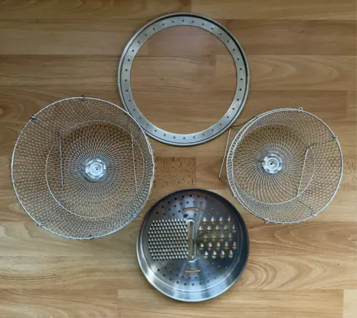 AMC - Zubehör Set bestehend aus 4 Teilen - Reibe, 2 Frittierkörbe, Distanzring