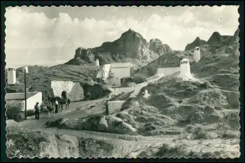 Echt Foto AK - Höhlenviertel der Stadt Guadix - in der Provinz Granada, Spanien