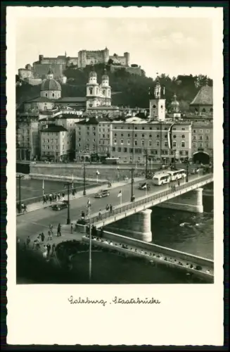 Echt Foto AK- Salzburg - Blick über die Staatsbrücke auf die Salzburger Altstadt