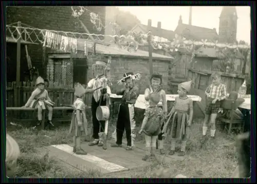 10x Foto Kinder, Karneval, Fasching, Kostümfest, Trommler Clown Verkleidung 1951