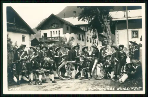 Foto AK Längenfeld Tirol - Musikkapelle Traditionelle Ötztal Tracht Dorfkulisse