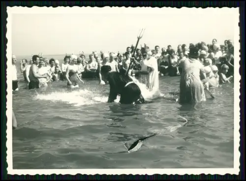 8x Foto - Döse Cuxhaven Duhnen - Ritual Prieltaufe Neptuntaufe - Badegäste Watt