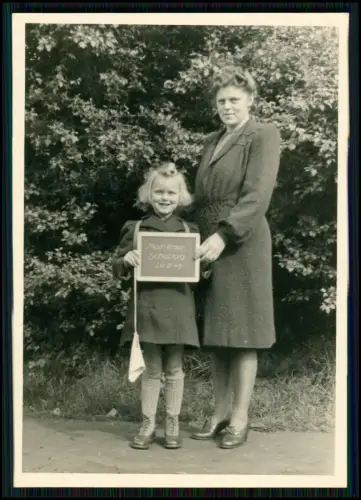 10x Foto Mädchen 1949 erster Schultag mit Tafel Ranzen klassische Kleidung uvm.