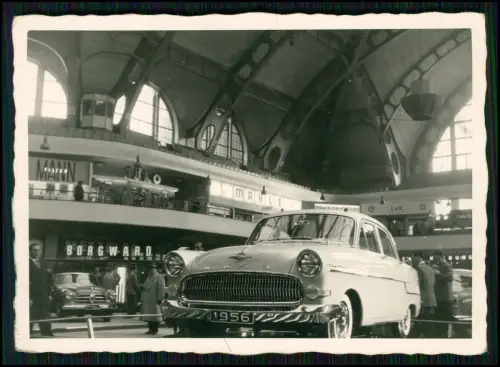 Foto - Auto Oldtimer Opel Kapitän 1956 - Automobil-Ausstellung (IAA) Frankfurt