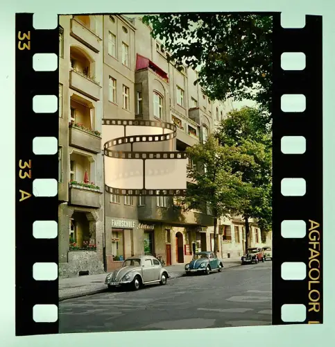 Orig. Agfacolor Farb Dia - Berlin Altbaus Fahrschule Edelweiß - VW Käfer 1950er