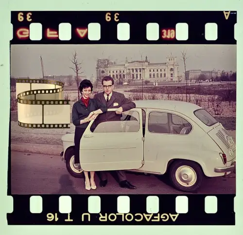 Agfacolor Dia -  Auto Fiat 600 Seat 600 1955 - vor dem Reichstagsgebäude Berlin