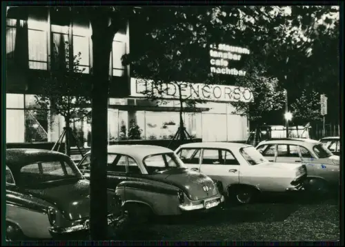 AK Foto - Berlin Lindencorso Friedrichstrasse  DDR Nacht 4 Pkw Wartburg 311 u.a.