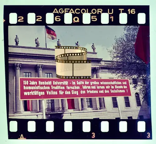 Agfacolor Dia - Humboldt-Universität Berlin Banner zum 150.Jubiläum - 1950er DDR