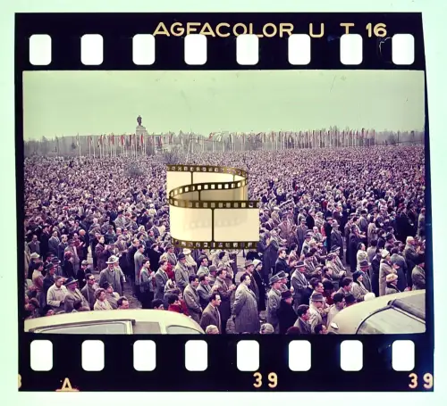Agfacolor Dia - Berlin - politische Massenveranstaltung in der DDR - 1950er