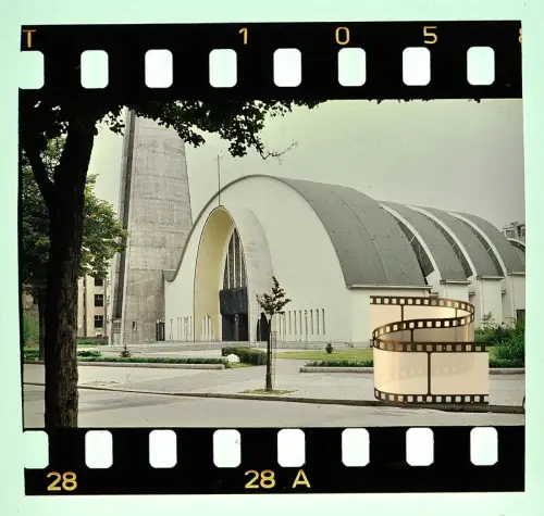 2x Agfacolor Dia - St.-Canisius-Kirche Berlin-Charlottenburg + Innenansicht 1956