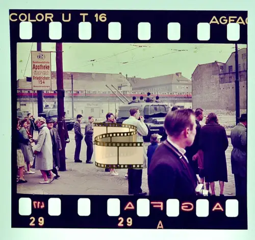 Agfacolor Dia - DDR Berlin US-Panzer ? Friedrichstraße Checkpoint Charlie 1950er