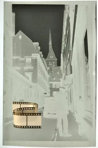 Orig. Negativ 9x6 - Straßburg, Elsass, Altstadtgasse Blick auf Thomaskirche 1940
