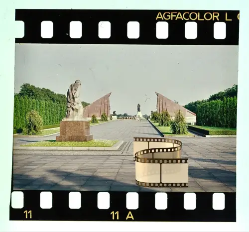4x Agfacolor Dia - Berlin am Sowjetischen Ehrenmal - Gedenkstätte Treptower Park