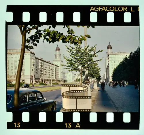 Agfacolor Dia - Prachtboulevard Stalinallee in Ost-Berlin Karl-Marx-Allee 1950er