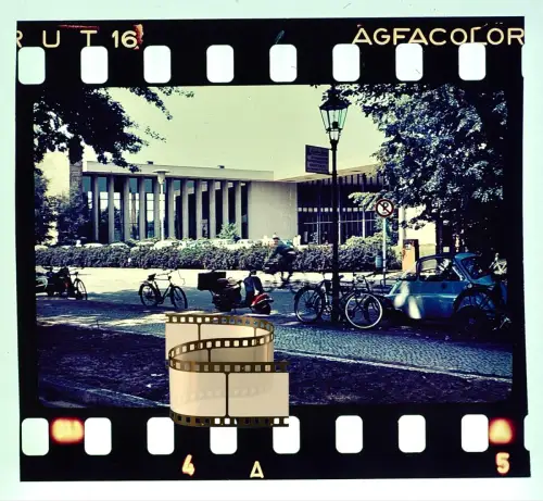 Agfacolor Dia - Uni Berlin Dahlem Henry-Ford-Bau - BMW Isetta Fahrräder 1952-54