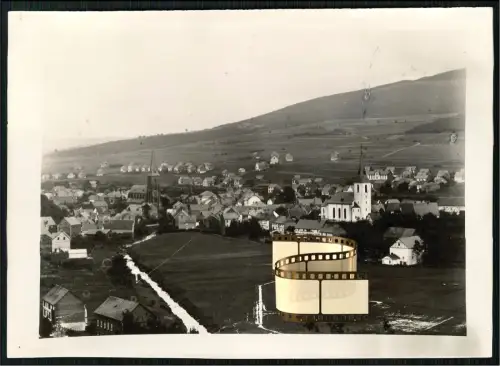 Foto scharf 18x13 - Dorf zwei Kirchen Fachwerkhäuser Erzgebirge Grenze CZ Böhmen
