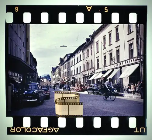Agfacolor Dia - Erding - Lange Zeile Altstadt - Straße Geschäfte Oldtimer 1950er