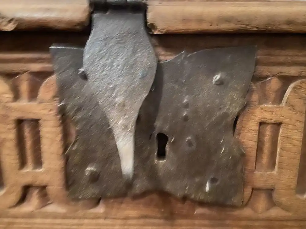 Barocktruhe Eiche von 1710  2