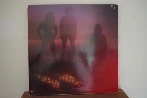 Bee Gees – Spirits Having Flown