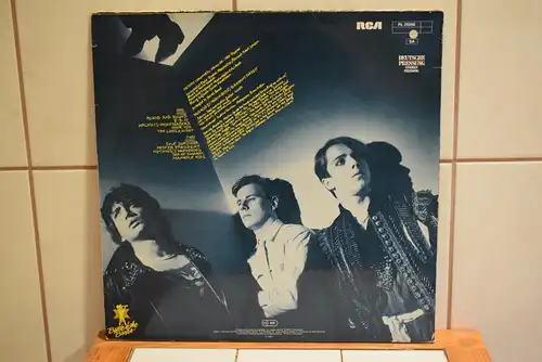 The Ak Band – Manhole Kids