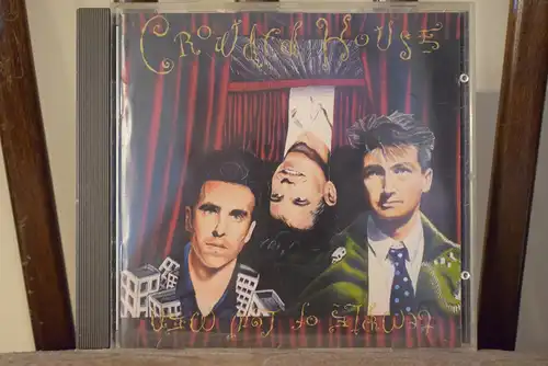 Crowded House – Temple Of Low Men