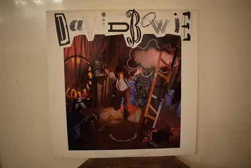 David Bowie – Never Let Me Down