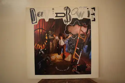 David Bowie – Never Let Me Down