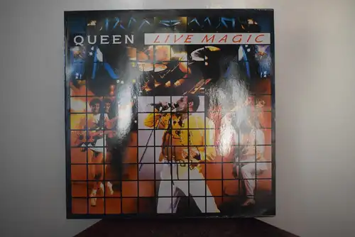  Queen – Live Magic