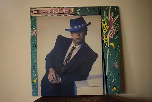Elton John – Jump Up!