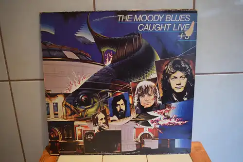 The Moody Blues – Caught Live +5