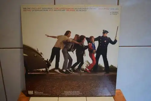 Racey – Smash And Grab