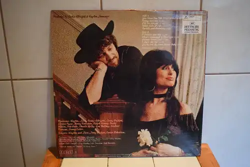 Waylon And Jessi – Leather And Lace