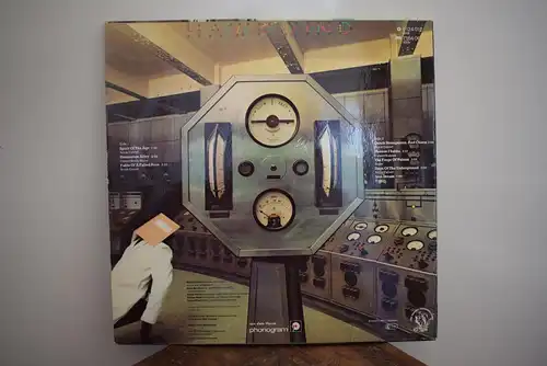 Hawkwind ‎– Quark, Strangeness And Charm