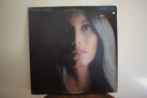 Emmylou Harris ‎– Luxury Liner