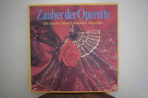 Zauber Der Operette "Hochwertige 4 LP Box , LPs in sehr gutem Zustand "