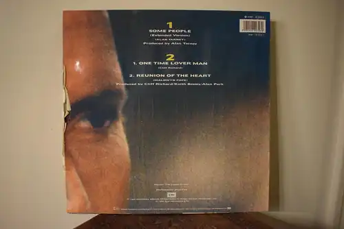 Cliff Richard – Some People