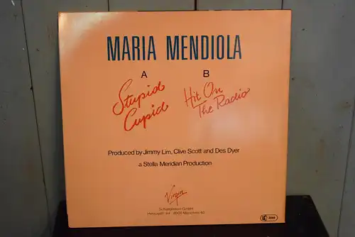 María Mendiola – Stupid Cupid