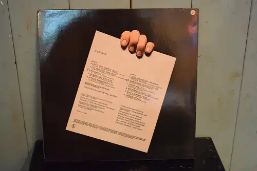  Kaz Lux ‎– Distance