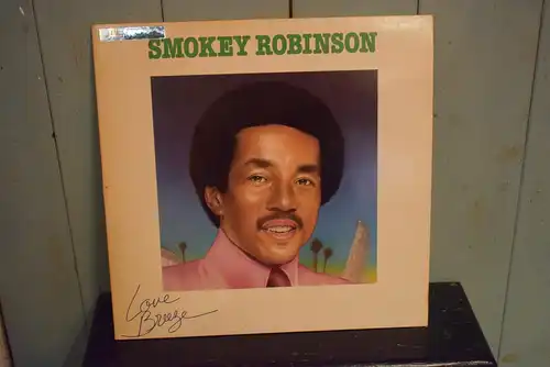 Smokey Robinson – Love Breeze