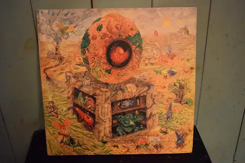 Arik Brauer – Alles Was Flügel Hat Fliegt