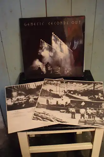 Genesis ‎– Seconds Out