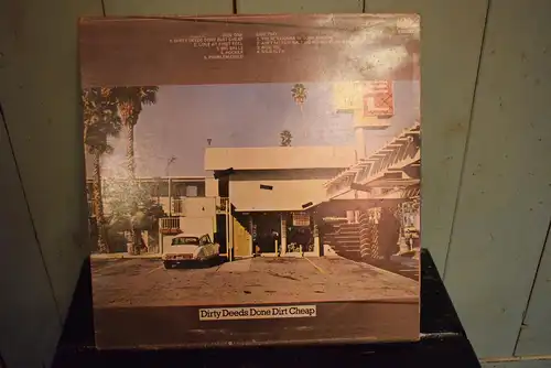 AC/DC ‎– Dirty Deeds Done Dirt Cheap