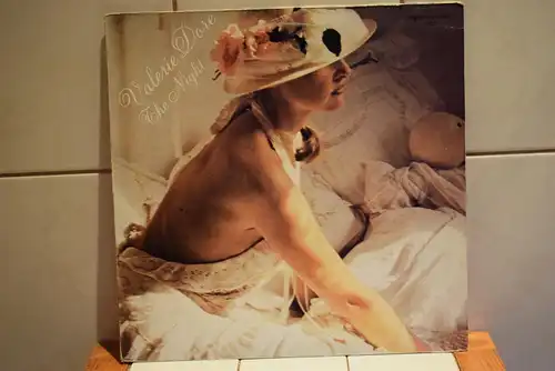 Valerie Dore – The Night