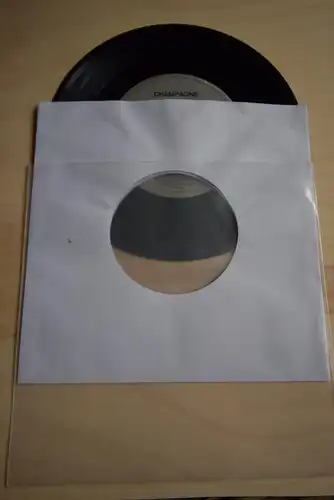 Champagne ‎– Rock And Roll Star / Kiss you Baby 