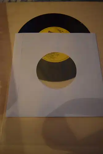 Valerie Dore ‎– Get Closer / Instr. Version