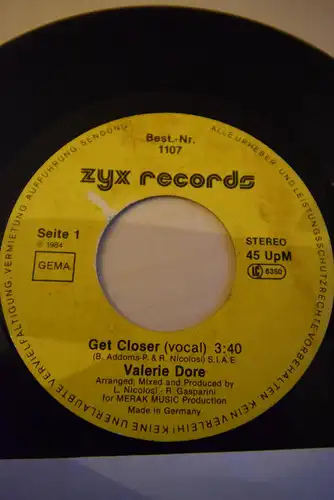 Valerie Dore ‎– Get Closer / Instr. Version