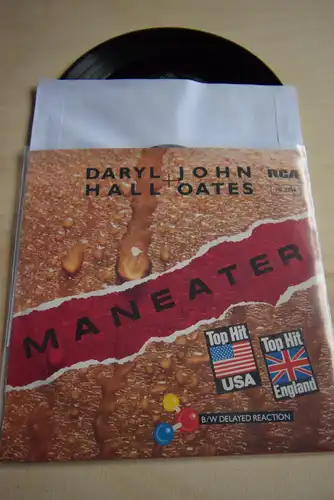 Daryl Hall + John Oates ‎– Maneater B/W Delayed Reaction