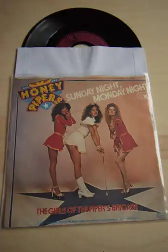 Honey Pipers ‎– Sunday Night, Monday Night / The Girls of the Pipers Brigade 